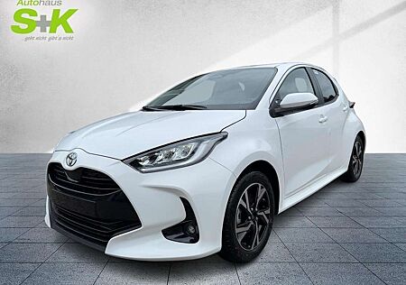 Toyota Yaris 1,5 Hybrid Team D*Allwetter*Carplay*R-Kamera*LED