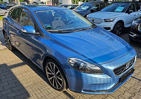 Volvo V40 T3 You!