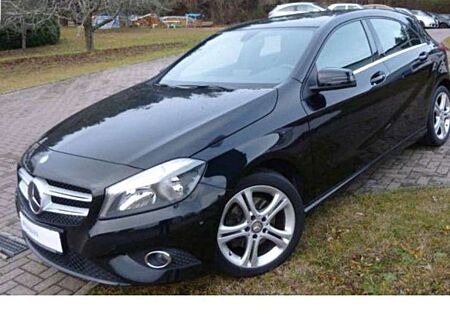 Mercedes-Benz A 200 (BlueEFFICIENCY) Urban