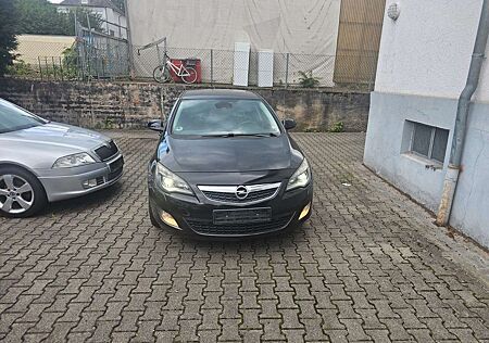 Opel Astra J Lim. 5-trg. Cosmo,Navi,6.G,MFL,EFH,PDC