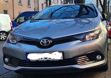 Toyota Auris 1.6 D-4D Touring Sports Executive