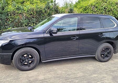 Mitsubishi Outlander Instyle Diesel 2.2 4WD Automatik AHK Standheizung