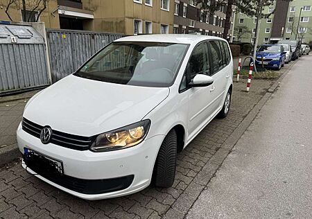VW Touran Volkswagen 1.6 TDI DPF BlueMotion Technology DSG Cup