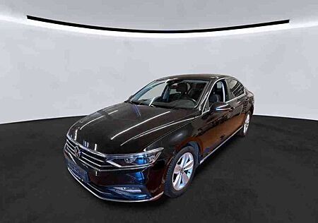 VW Passat Volkswagen Lim. Elegance2.0TDI DSG Matrix Navi SHZ