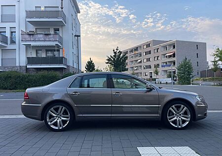 Volkswagen Phaeton Phaeton Diesel 3.0 V6 TDI DPF 4MOTION Automatik (5 Sitzer)