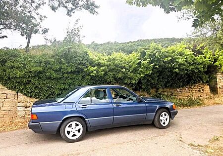 Mercedes-Benz 190 E