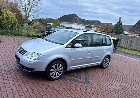 VW Touran Volkswagen 1.6 FSI