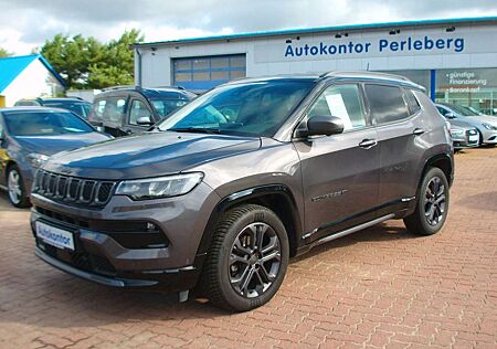 Jeep Compass 80th Anniversary.Teilleder.1Hand