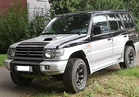 Mitsubishi Pajero 2,5TD Classic 4x4 Einzelstück Top gepfl.