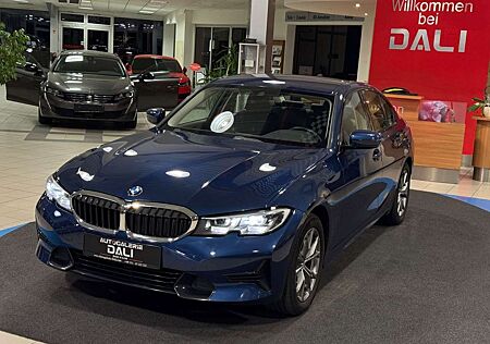 BMW 320 i Sport Line-LED-SHZ-CARPLAY-NAVIGATION-PDC-