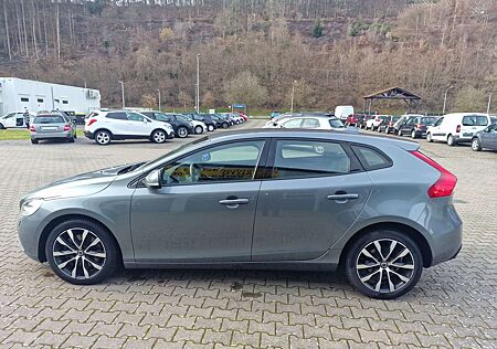 Volvo V40 Momentum/NAVI-PDC-KAMERA-17"ALU-SHZG
