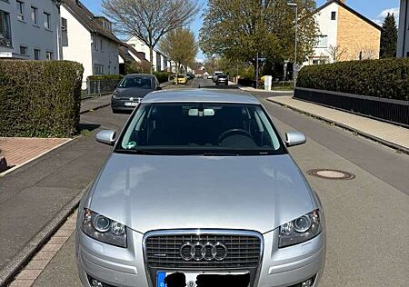 Audi A3 2.0 TDI Ambiente quattro Sportback +AHK