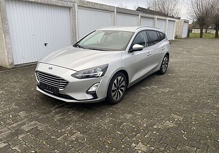 Ford Focus Cool & Connect