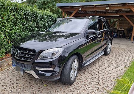 Mercedes-Benz ML 350 M-Klasse Diesel BlueTEC 4MATIC 7G-TRONIC