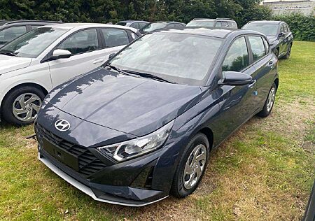 Hyundai i20 Select Navi/R.Kamera/PDC hi. uvm.