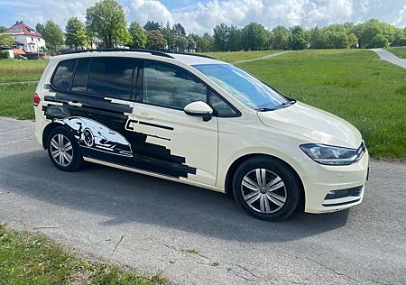 VW Touran Volkswagen 2.0 TDI SCR DSG Comfortline