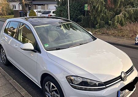 VW Golf Volkswagen 1.5 TSI ACT Sound