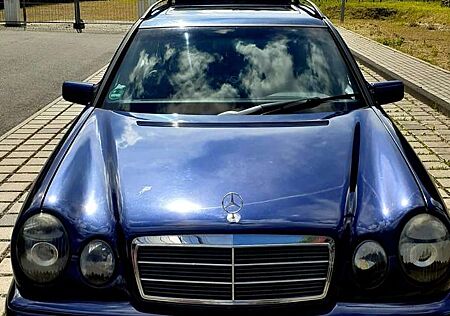 Mercedes-Benz E 240 T Classic