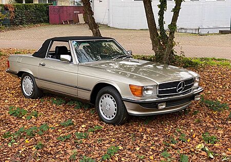 Mercedes-Benz SL 560 generalüberholter, wunderschöner 560 SL