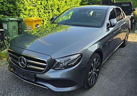 Mercedes-Benz E 300 e 9G-TRONIC Exclusive
