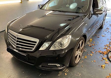 Mercedes-Benz E 200 T CGI BlueEFFICIENCY AutomatikAvantgarde