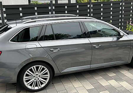 Skoda Superb Combi 2.0 TDI DSG Style, E-Klappe, 19 Zoll