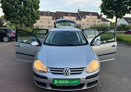 VW Golf Volkswagen Trendline 1,6 Motor. AUTOMATIK. KLIMAAUTOMATIK.TOP