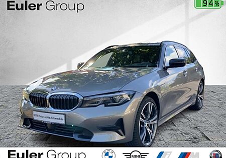 BMW 330 e xDrive Touring HUD AD AHK-klappbar AHK El. Panod