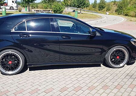 Mercedes-Benz A 200 AMG Line