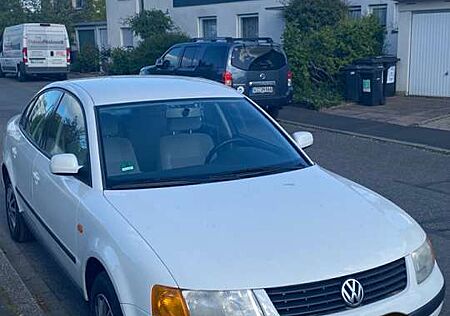 VW Passat Volkswagen B5 Limousine 1.8 Automatik