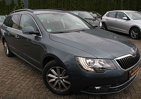 Skoda Superb Combi Ambition, Navi, Sitzhzg, PDC, Xenon