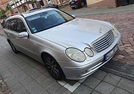 Mercedes-Benz E 220 gebraucht kaufen Mercedes-Benz E 220 T CDI W211