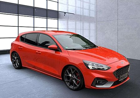 Ford Focus ST mit Styling-Paket Navi Tempomat LED Kamer