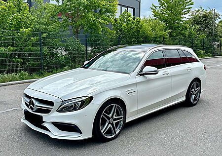 Mercedes-Benz C 63 AMG T Designo Pano Perf. AGA HUD LED R-Kamera