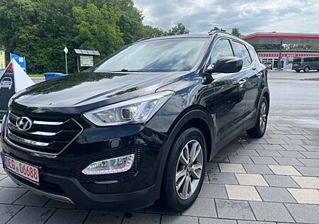 Hyundai Santa Fe Style 4WD Leder Kamera Xenon SHZ. AHK