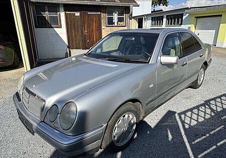 Mercedes-Benz E 240 E-Klasse Elegance Automatik,Navi, SD