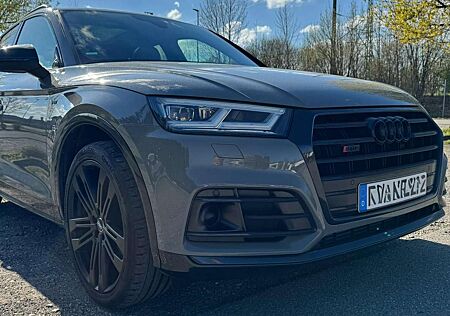 Audi SQ5 3.0 TFSI quattro / Luftfahrwerk / AHK / 8-fach