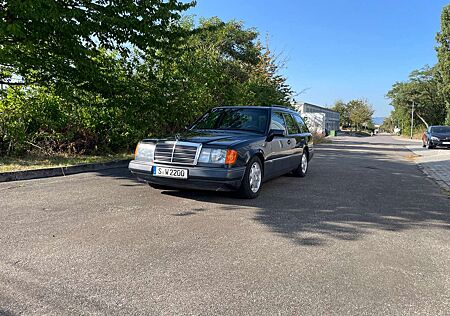 Mercedes-Benz E 220 TE