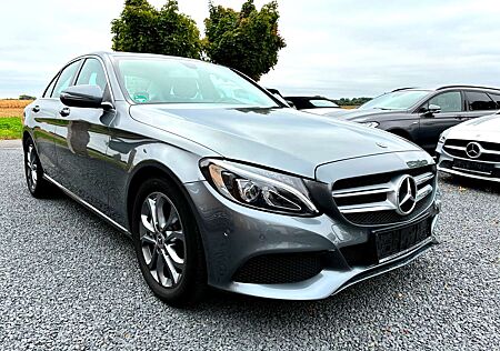 Mercedes-Benz C 250 Avantgarde // akt. Parkass.// Autom.// LED// Navi