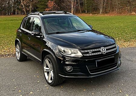 VW Tiguan Volkswagen 2.0 TDI DPF 4Motion BMT. DSG R-Line