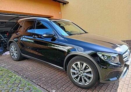 Mercedes-Benz GLC 220 d 4Matic 9G-TRONIC, AHK gepflegt