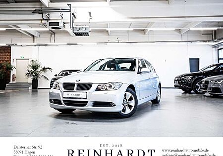 BMW 320 i LIMOUSINE NAVI PROFESSIONAL/XENON/4xPDC