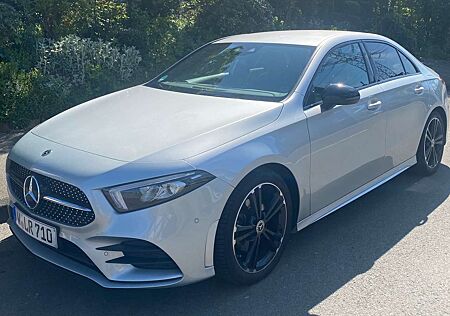 Mercedes-Benz A 200 AMG Line / Night Paket