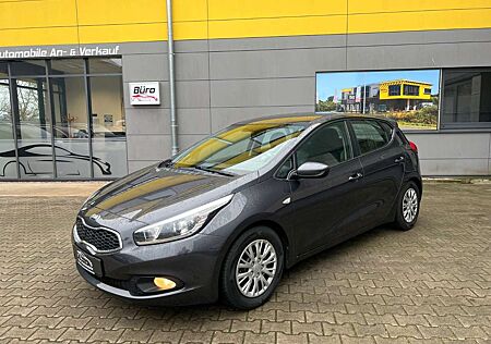 Kia Cee'd Ceed / Ceed KLIMA/RADIO/CD/EURO5/ATTRACT*