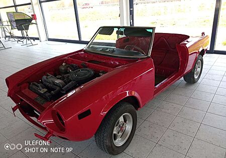 Fiat 124 Spider CS1 Teilrestauriert Zustand 2-