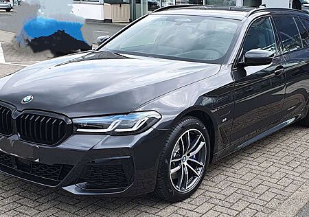 BMW 530e 530 xDrive Tour. MSport|HUD|AHK|DAProf.|Pano|GAR