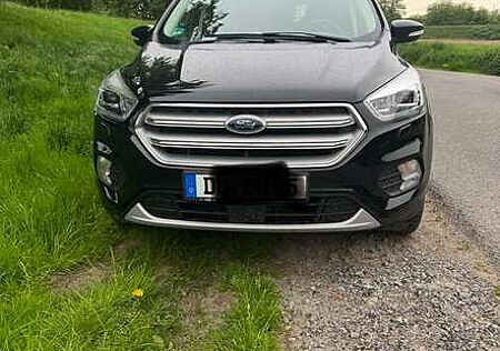Ford Kuga 1.5 EcoBoost 2x4 Aut. Titanium