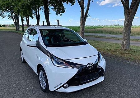 Toyota Aygo x-play Team D