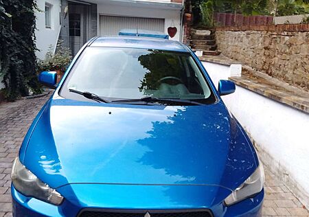 Mitsubishi Lancer Lancer 1.8 CVT Intense