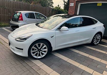 Tesla Model 3 Standard Reichweite Plus Hinterradantrieb